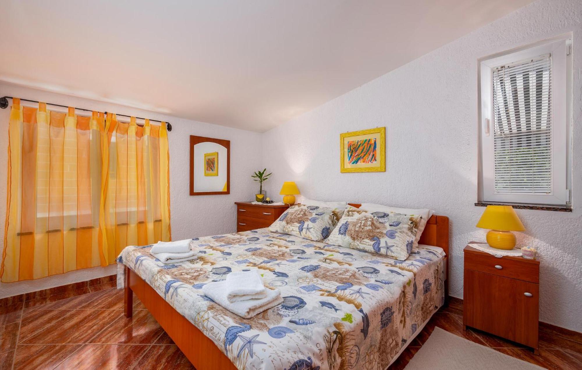 1 Bedroom Beautiful Apartment In Betiga Barbariga Exterior foto